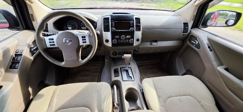 Nissan Frontier S Crew Cab 6MT 4WD 2015