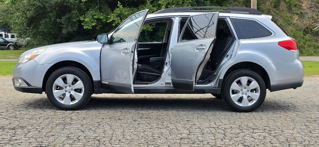 Subaru Outback 2.5i Premium 2012
