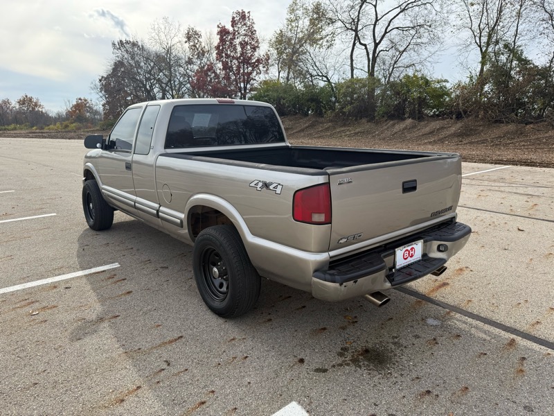 Chevrolet S10 Pickup Ext. Cab 4WD 2001