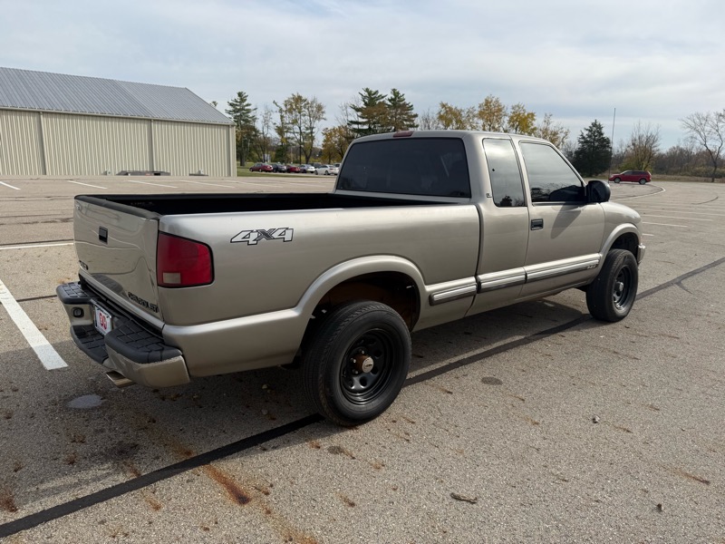 Chevrolet S10 Pickup Ext. Cab 4WD 2001