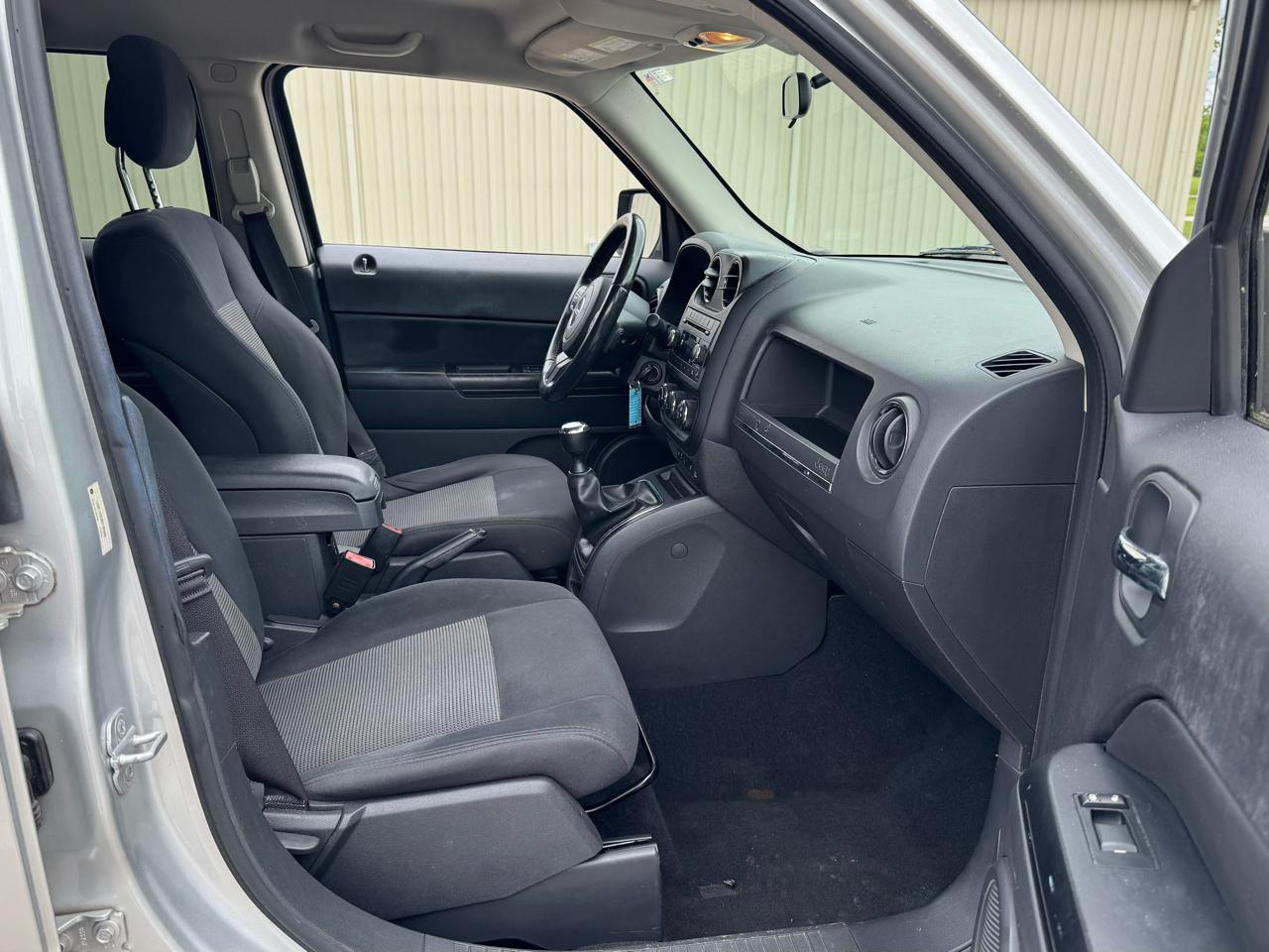 Jeep Patriot 2WD 2011