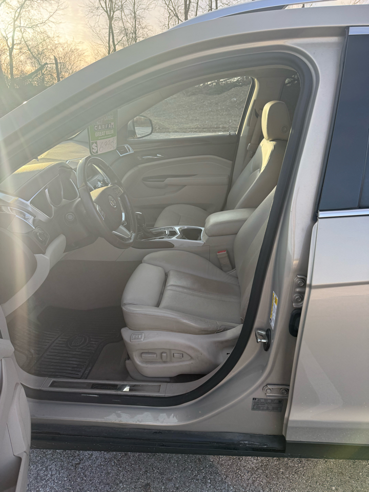 Cadillac SRX Luxury 2012