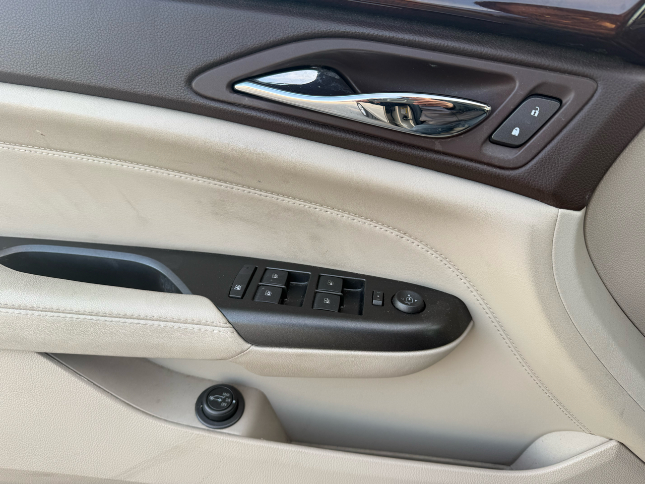 Cadillac SRX Luxury 2012