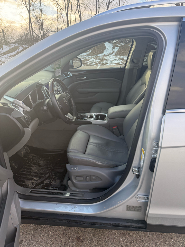 Cadillac SRX Luxury Collection 2011