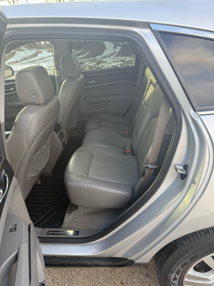 Cadillac SRX Luxury Collection 2011