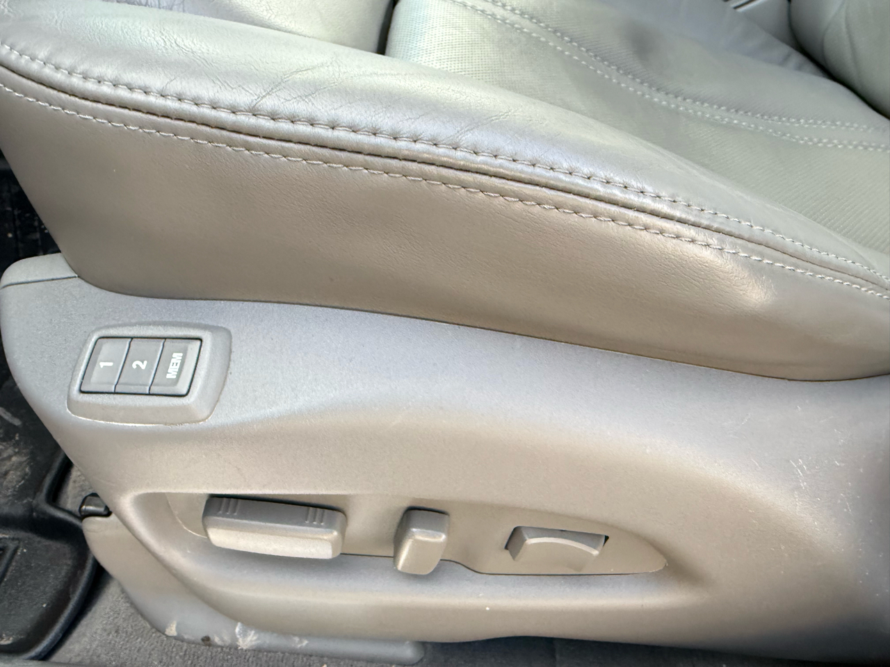 Cadillac SRX Luxury Collection 2011