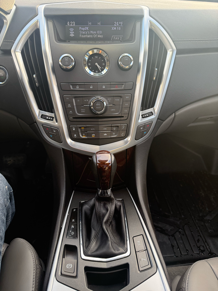 Cadillac SRX Luxury Collection 2011