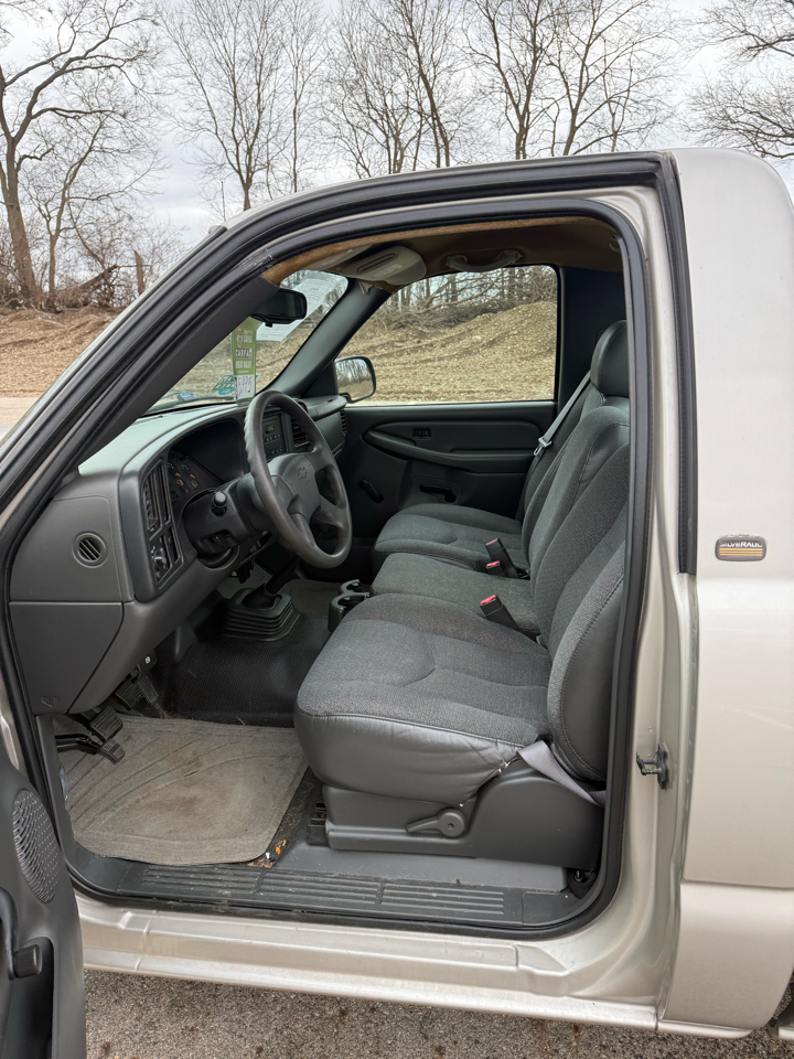 Chevrolet Silverado 1500 Work Truck Long Bed 2WD 2004