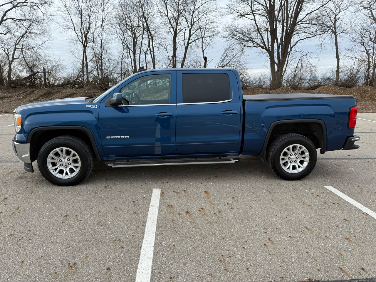GMC Sierra 1500 SLE Crew Cab Long Box 4WD 2015
