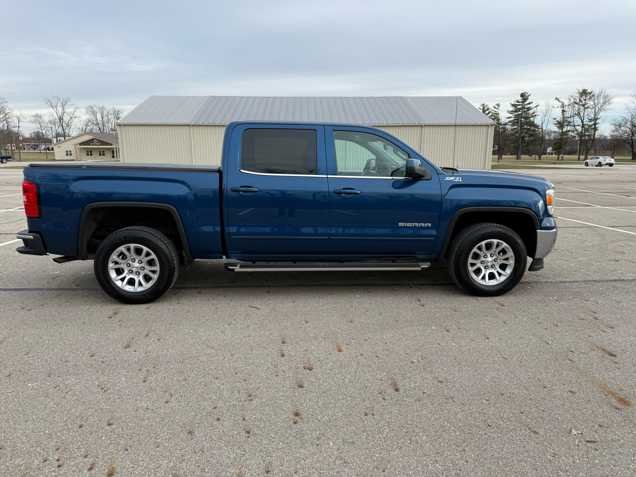 GMC Sierra 1500 SLE Crew Cab Long Box 4WD 2015