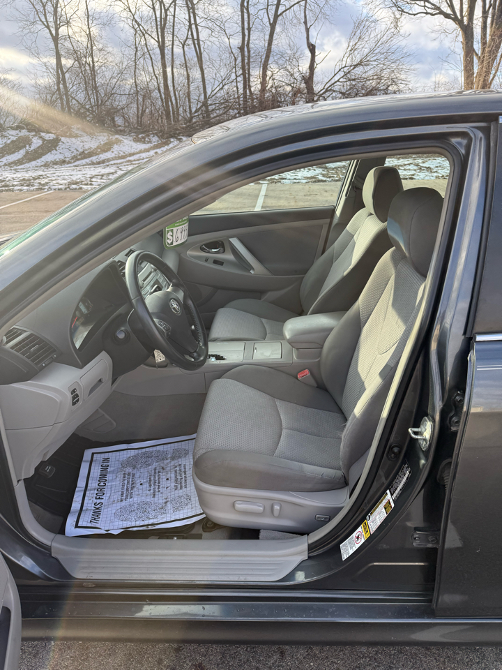 Toyota Camry LE V6 2008