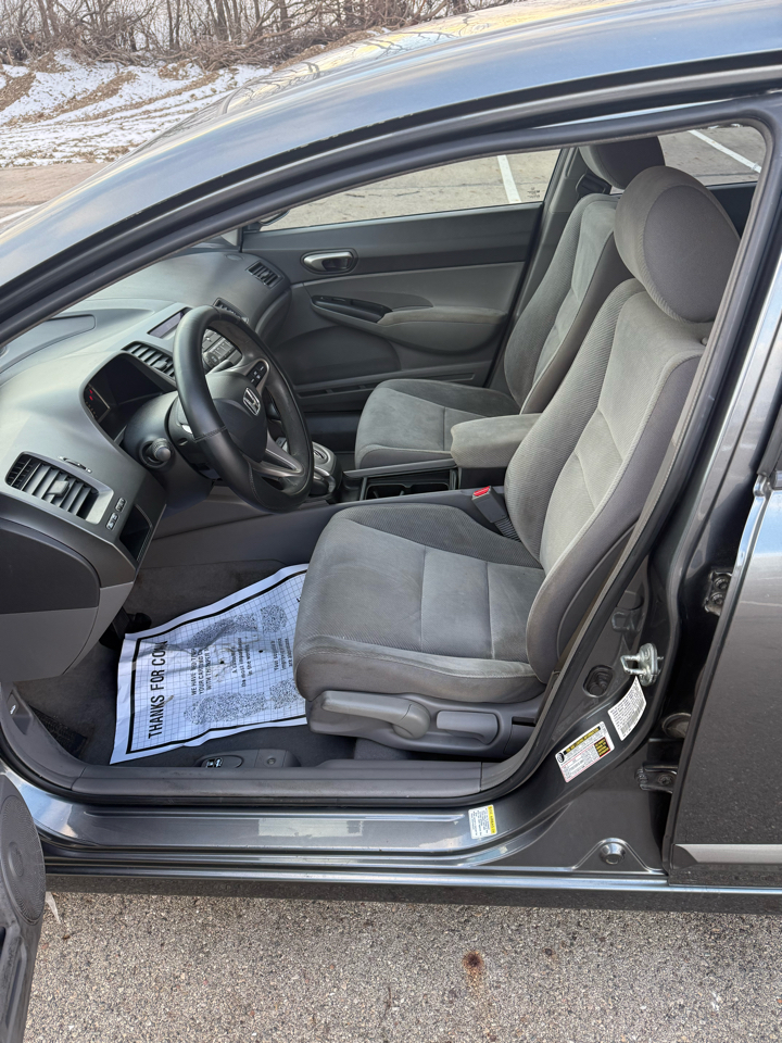 Honda Civic LX Sedan 5-Speed AT 2009