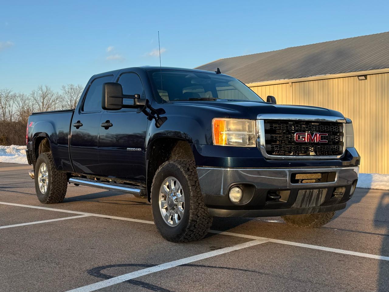 GMC Sierra 2500HD SLE Crew Cab 4WD 2011