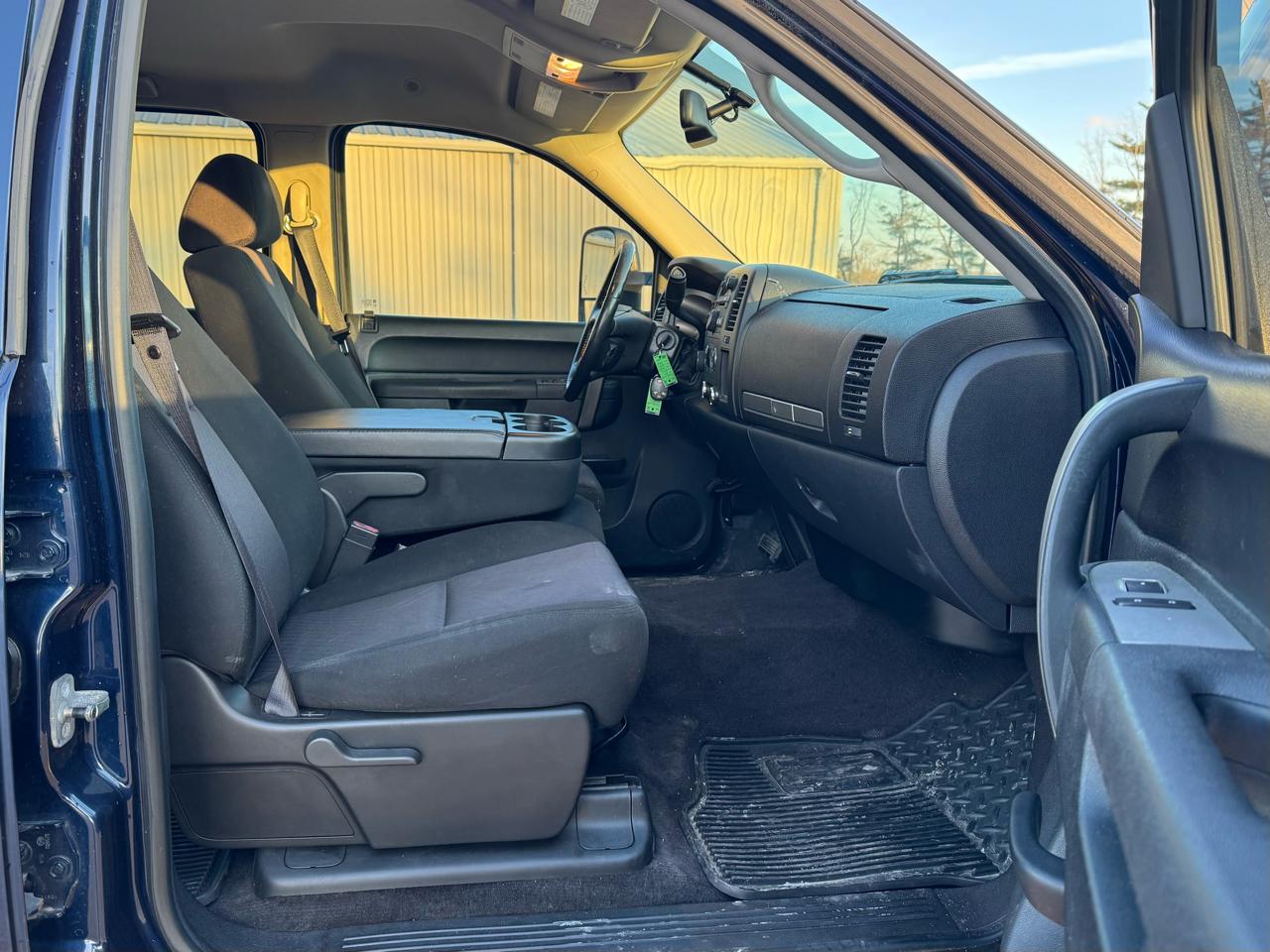 GMC Sierra 2500HD SLE Crew Cab 4WD 2011