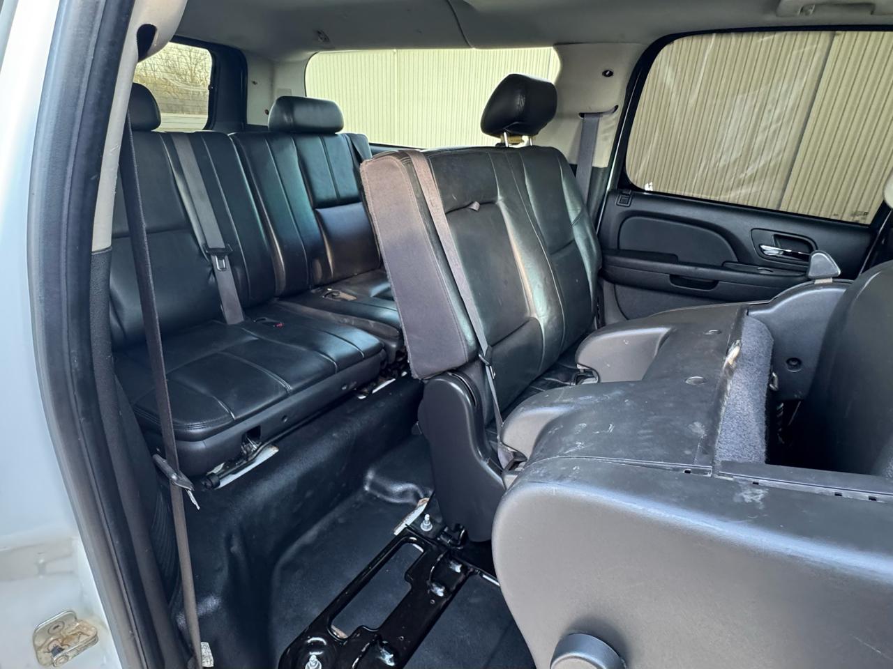 Chevrolet Suburban LS 2500 4WD 2009