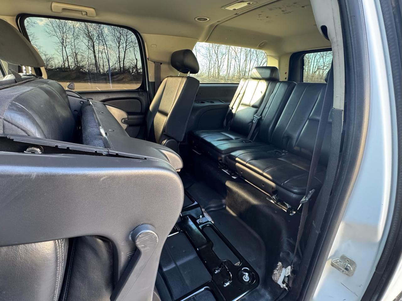 Chevrolet Suburban LS 2500 4WD 2009