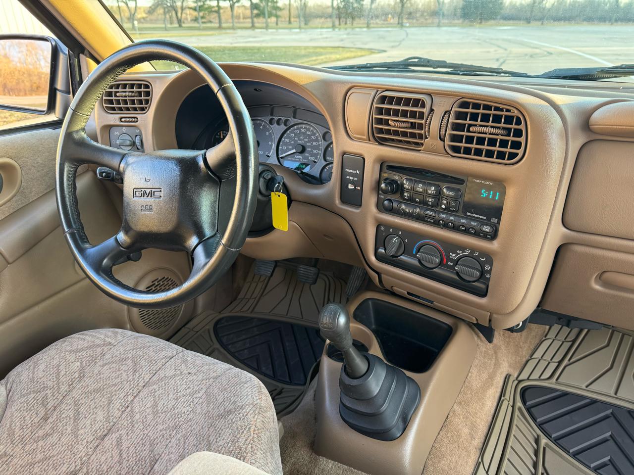 GMC Sonoma SL Ext. Cab 2WD 2002