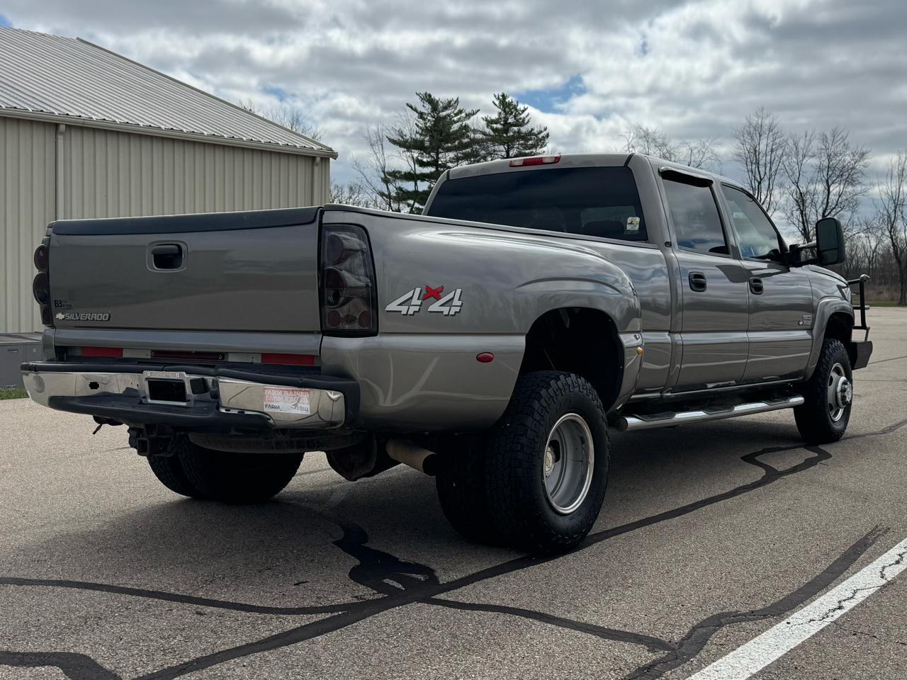 Chevrolet Silverado 3500 LS Crew Cab 4WD DRW 2006