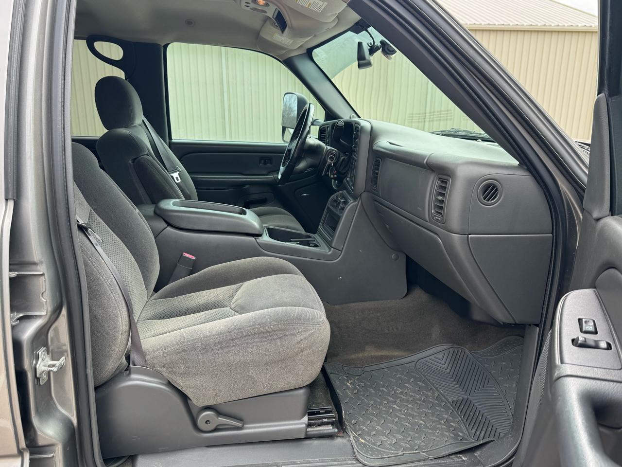 Chevrolet Silverado 3500 LS Crew Cab 4WD DRW 2006