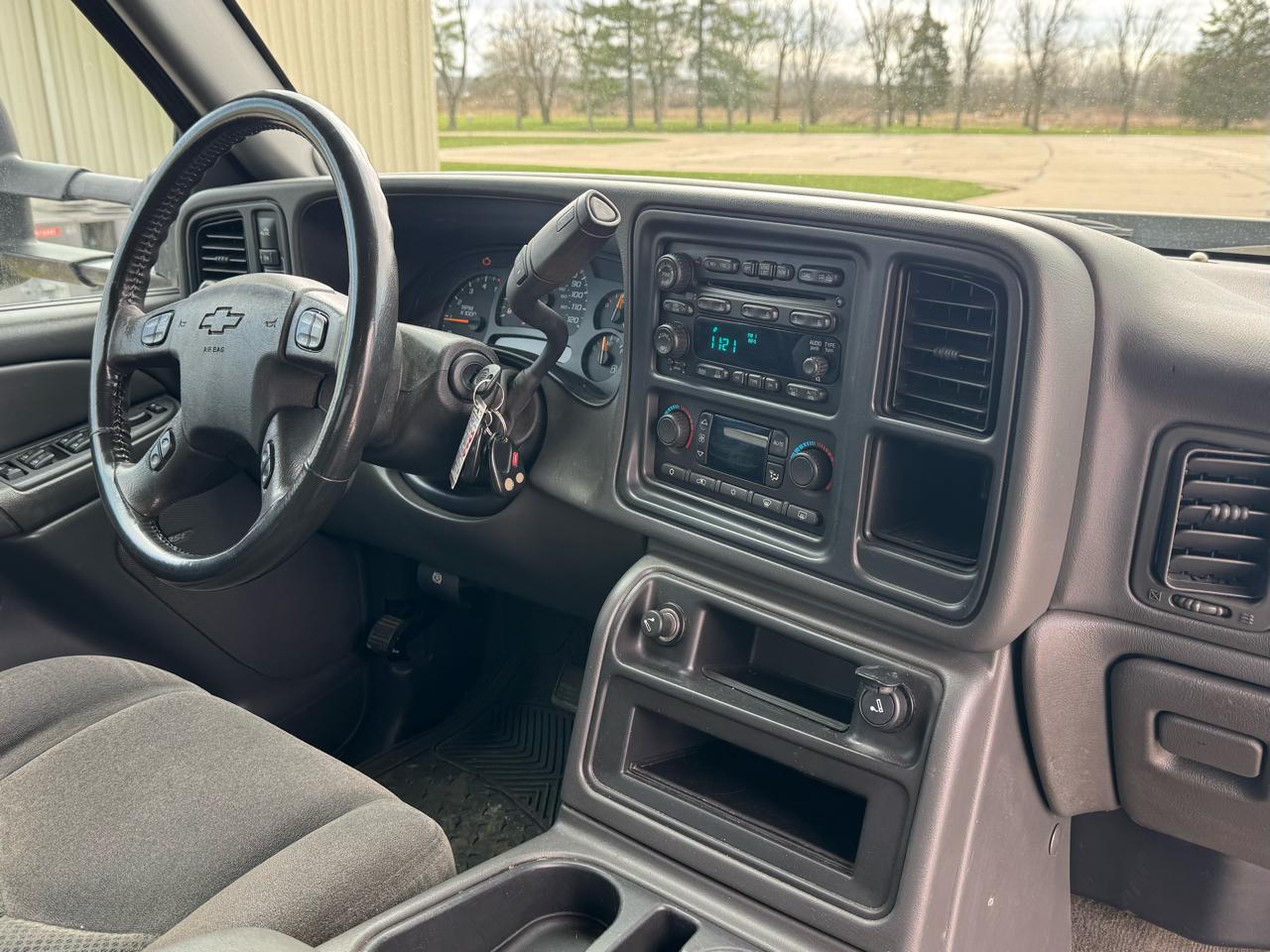 Chevrolet Silverado 3500 LS Crew Cab 4WD DRW 2006