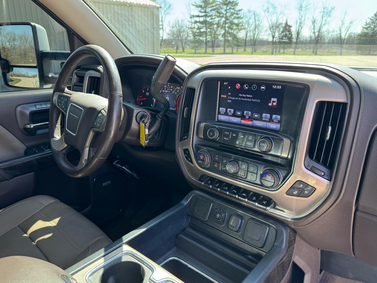 GMC Sierra 1500 Denali Crew Cab Long Box 4WD 2016