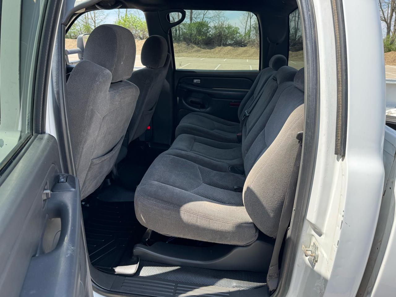 Chevrolet Silverado 2500HD LS Crew Cab 4WD 2006