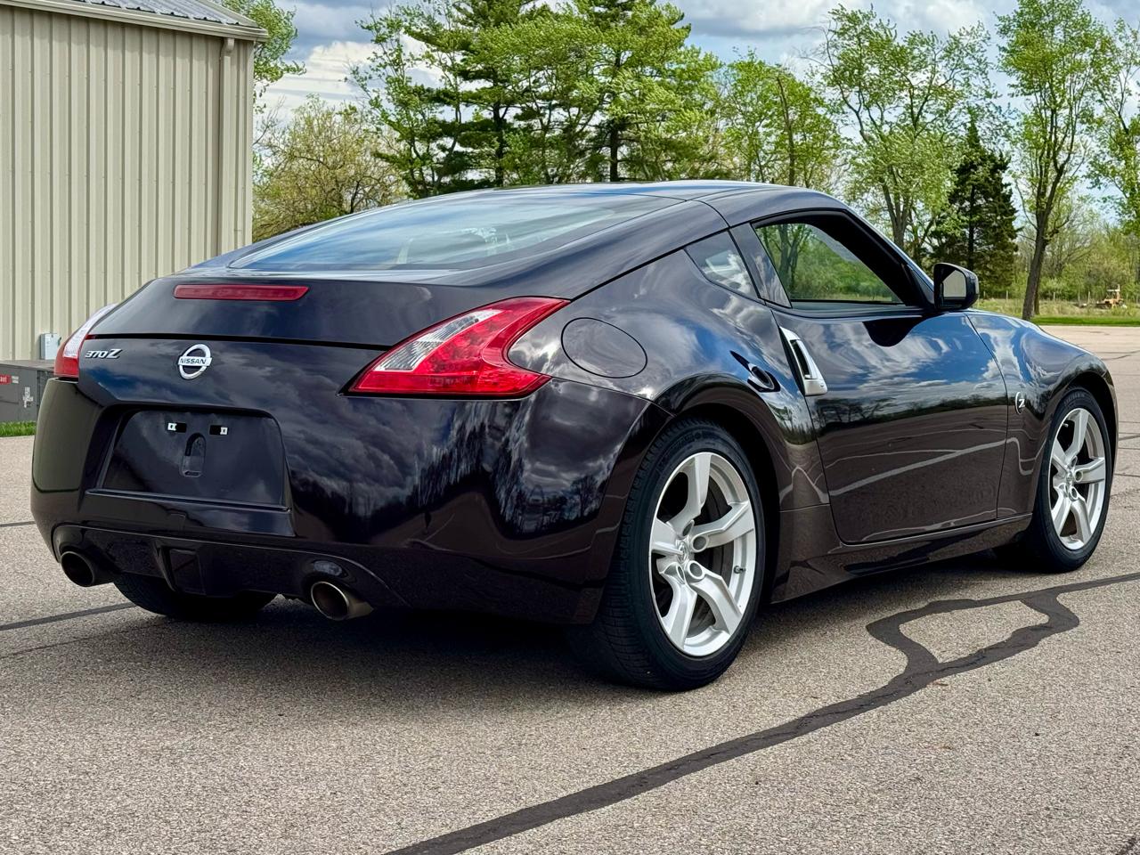 Nissan Z 370Z NISMO Coupe 2011