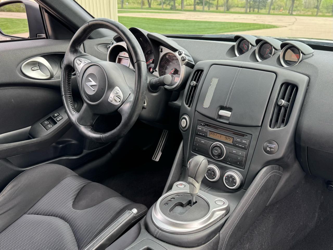 Nissan Z 370Z NISMO Coupe 2011