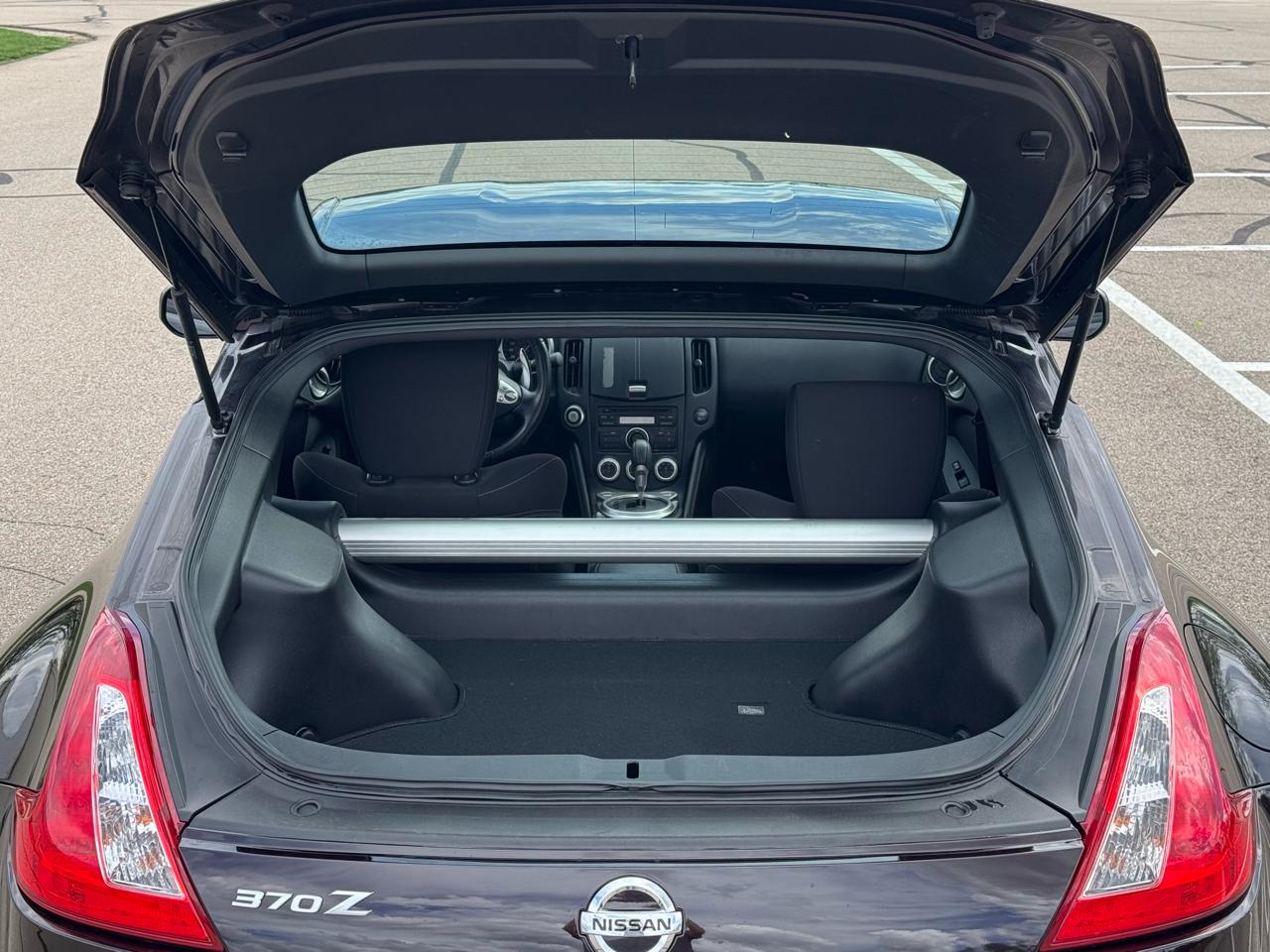 Nissan Z 370Z NISMO Coupe 2011