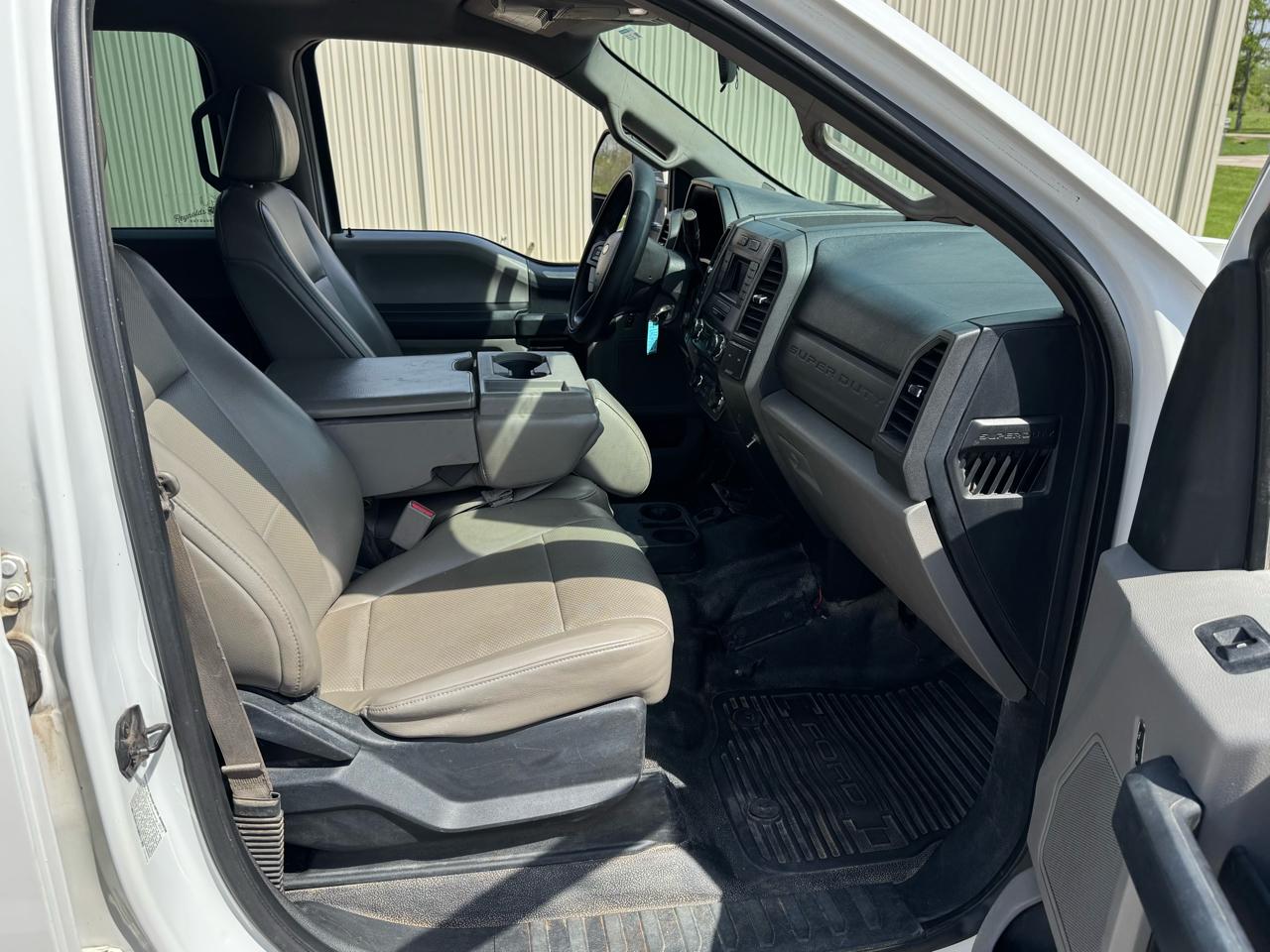 Ford F-550 Crew Cab DRW 4WD 2017