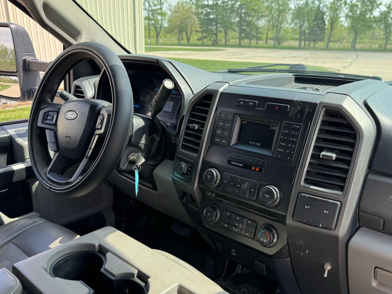 Ford F-550 Crew Cab DRW 4WD 2017