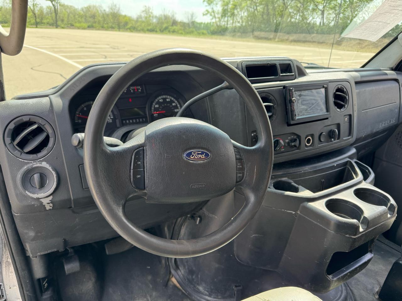 Ford Econoline E-350 Super Duty 2012