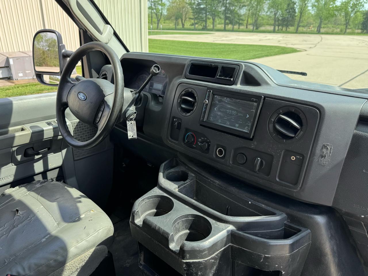 Ford Econoline E-350 Super Duty 2012