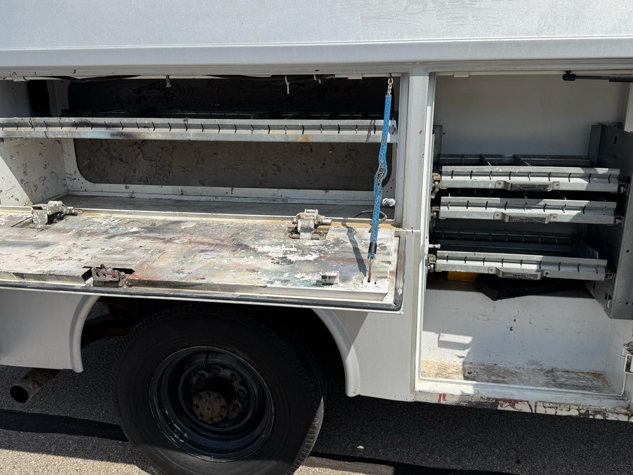 Ford Econoline E-350 Super Duty 2012