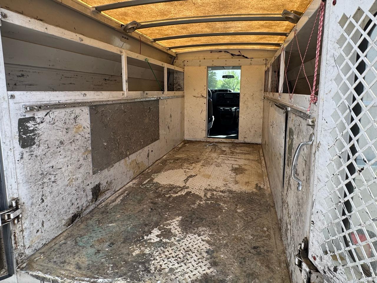 Ford Econoline E-350 Super Duty 2012