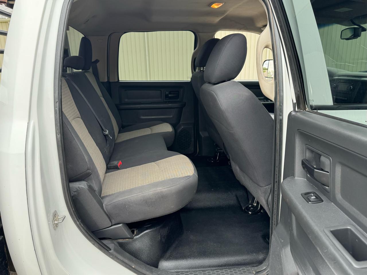 Dodge Ram 5500 Crew Cab 2WD 2011