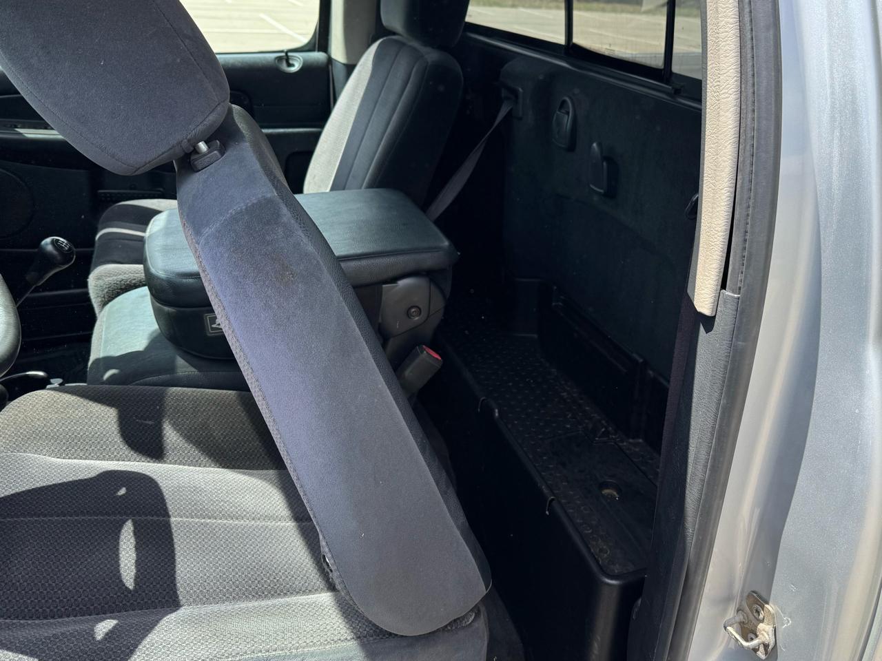 Dodge Ram 3500 ST 4WD DRW 2003