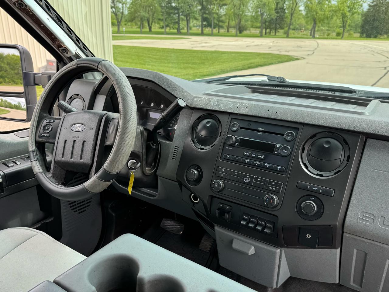 Ford F-450 SD Crew Cab DRW 4WD 2012