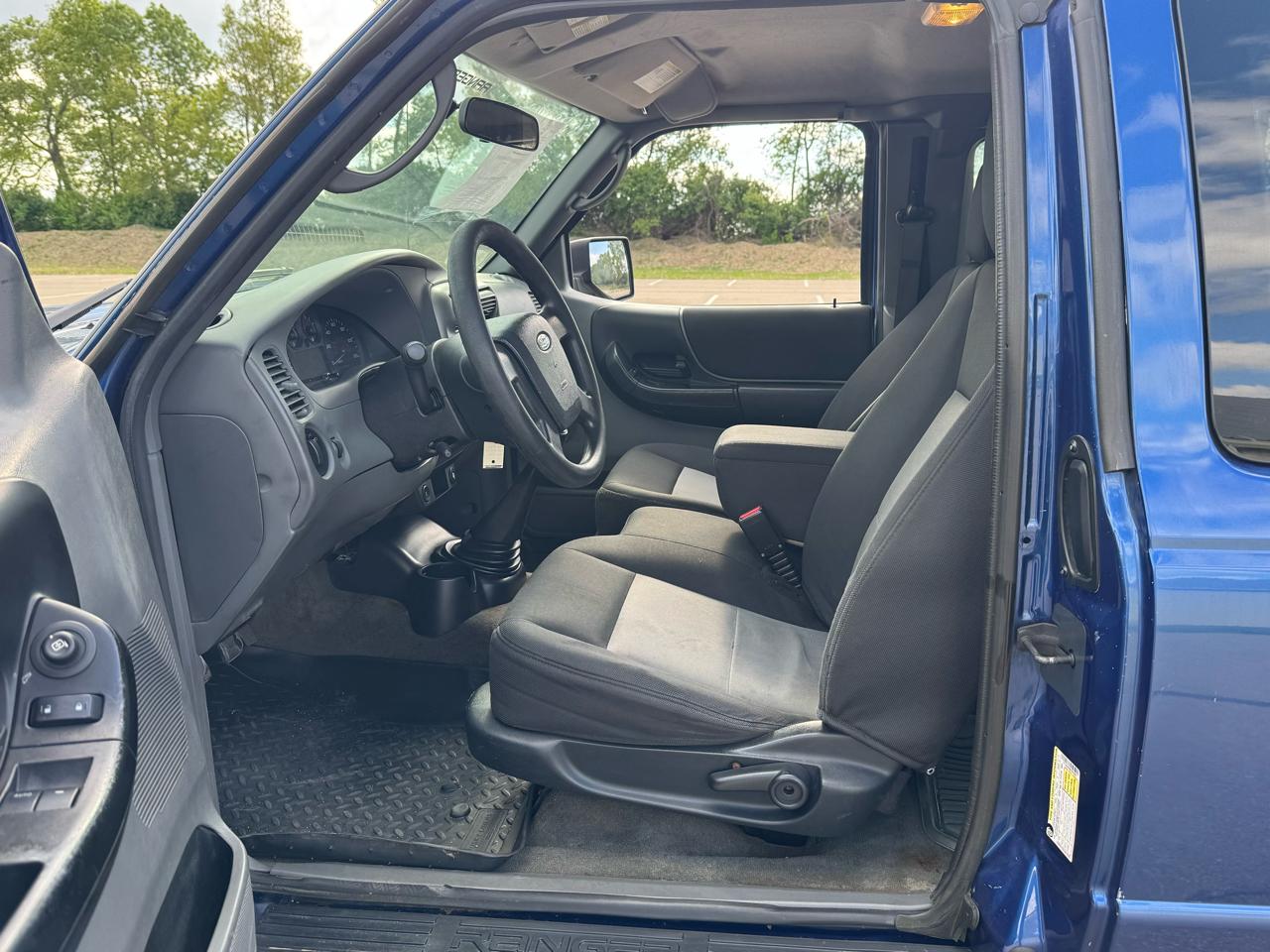 Ford Ranger XLT SuperCab 4-Door 4WD 2011