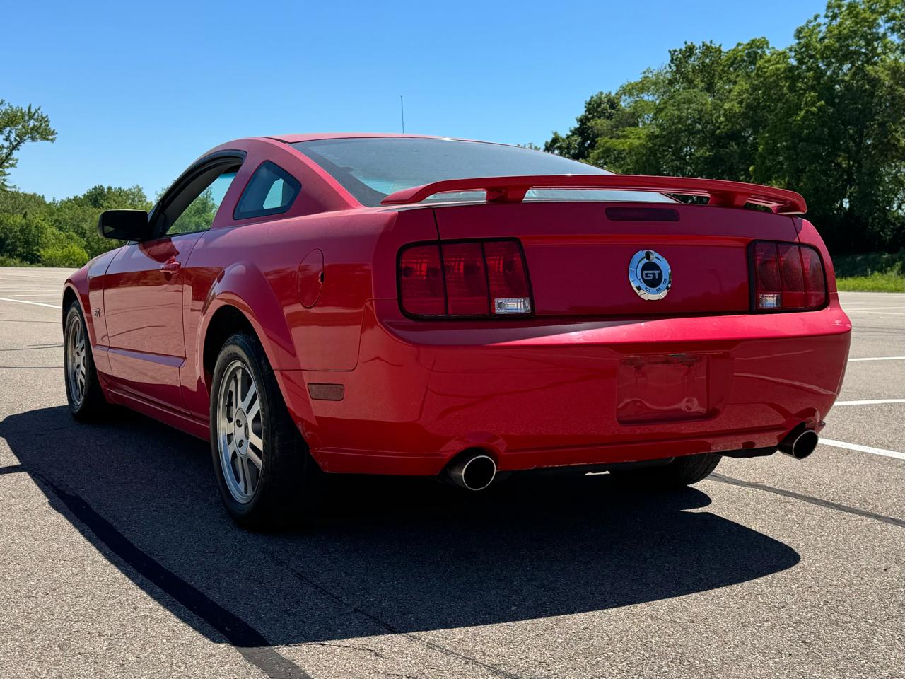 Ford Mustang GT Deluxe Coupe 2005
