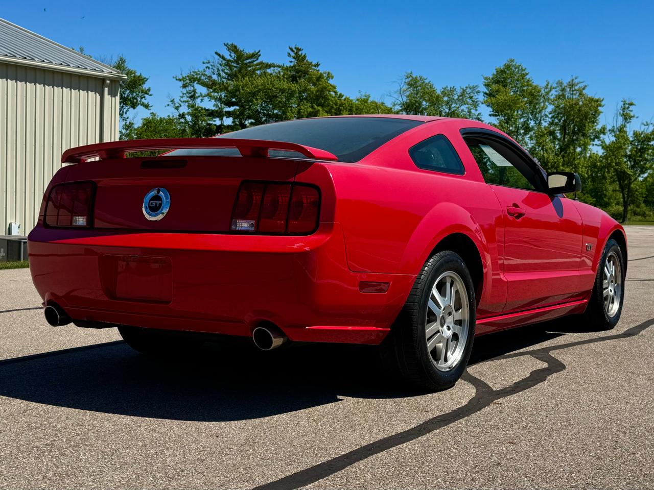 Ford Mustang GT Deluxe Coupe 2005