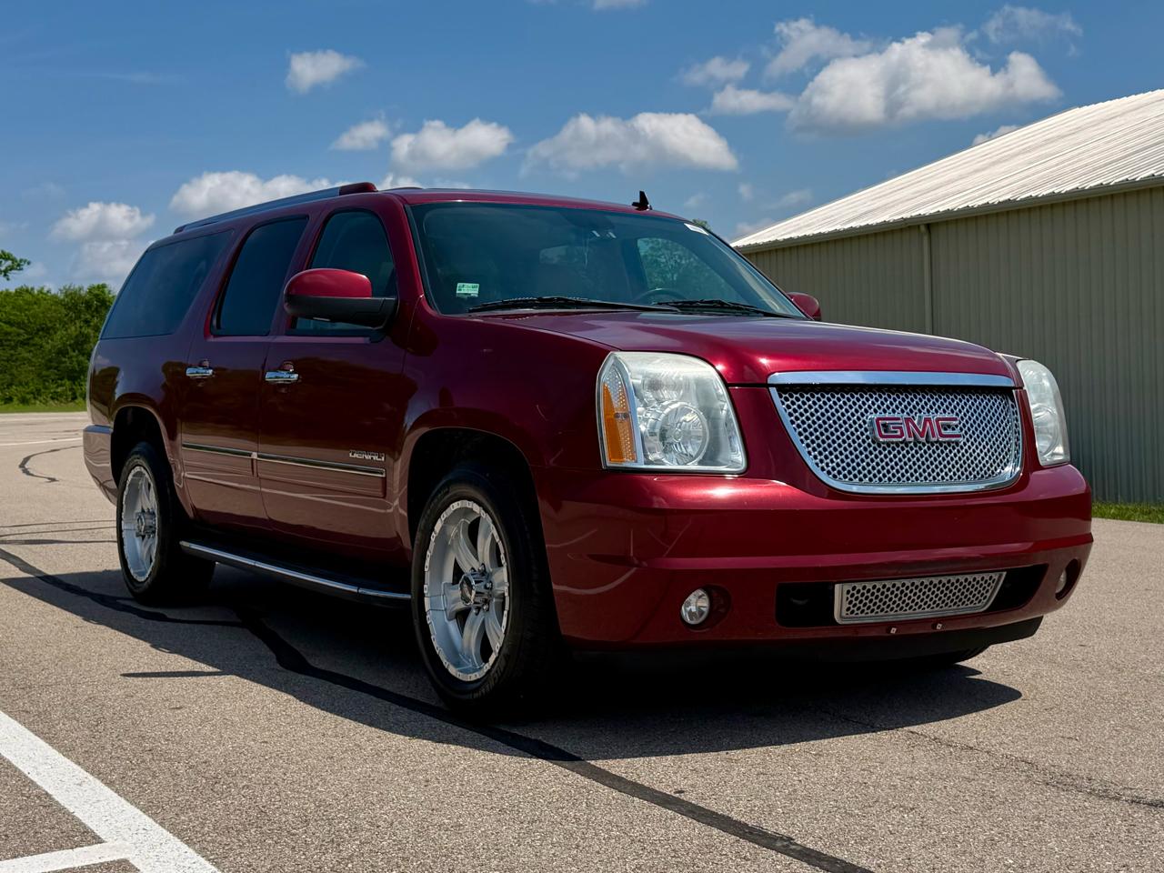 GMC Yukon Denali XL 4WD 2011