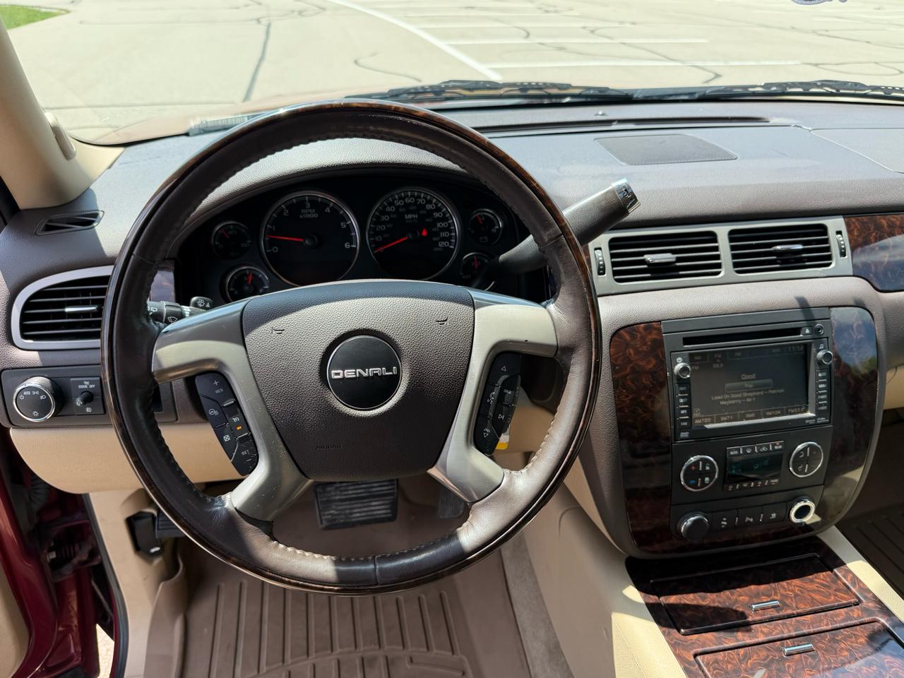 GMC Yukon Denali XL 4WD 2011