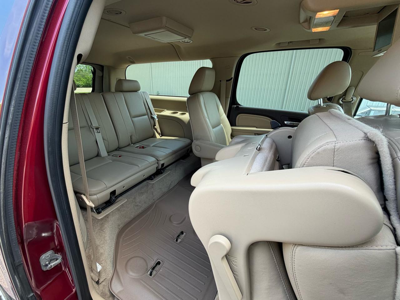 GMC Yukon Denali XL 4WD 2011