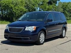 2014 Chrysler Town & Country 