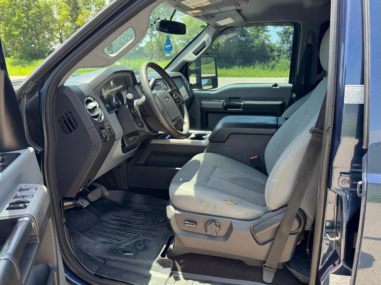 Ford F-350 SD XLT Crew Cab Long Bed DRW 4WD 2016