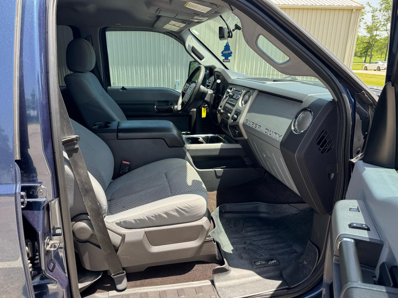Ford F-350 SD XLT Crew Cab Long Bed DRW 4WD 2016