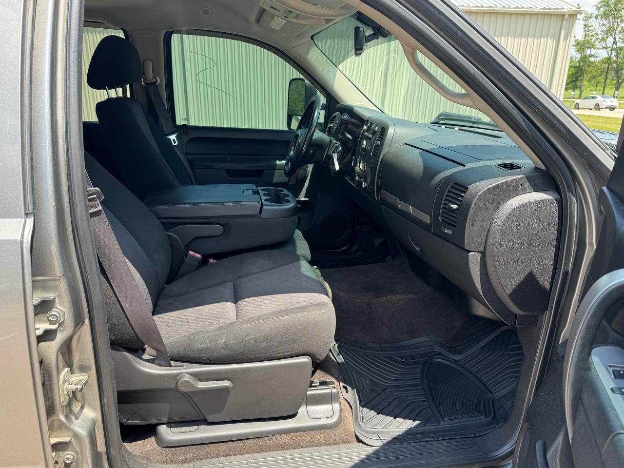 GMC Sierra 2500HD SLE Crew Cab 4WD 2013