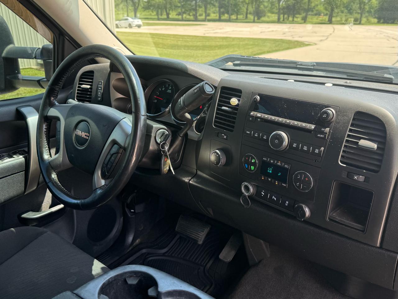 GMC Sierra 2500HD SLE Crew Cab 4WD 2013