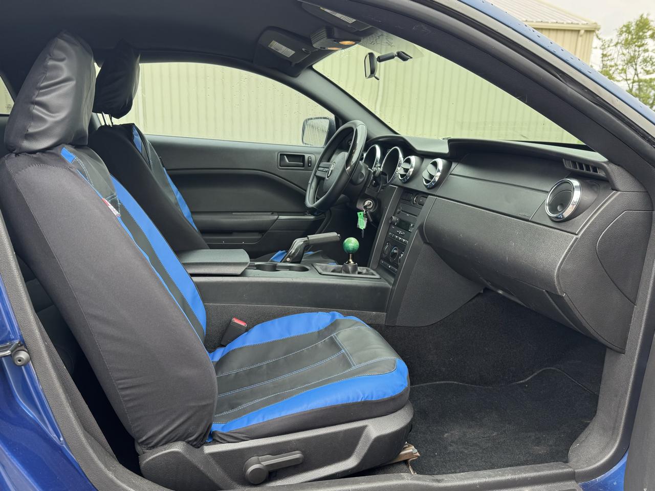 Ford Mustang GT Deluxe Coupe 2007